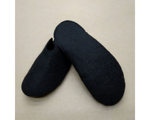 Войлочные тапочки черные